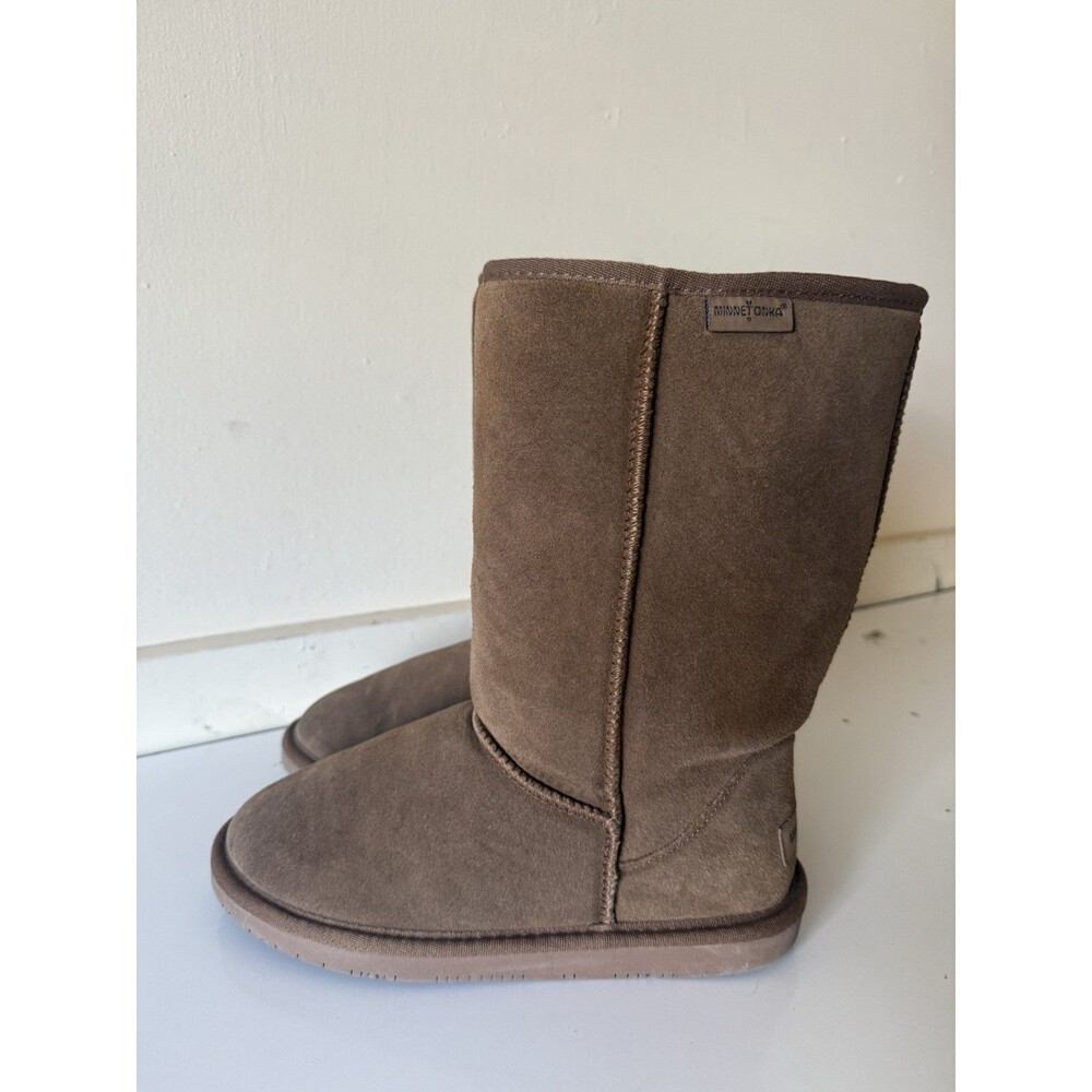 Minnetonka Sheepskin Wool Slip On Tan  Suede Boots Size 8